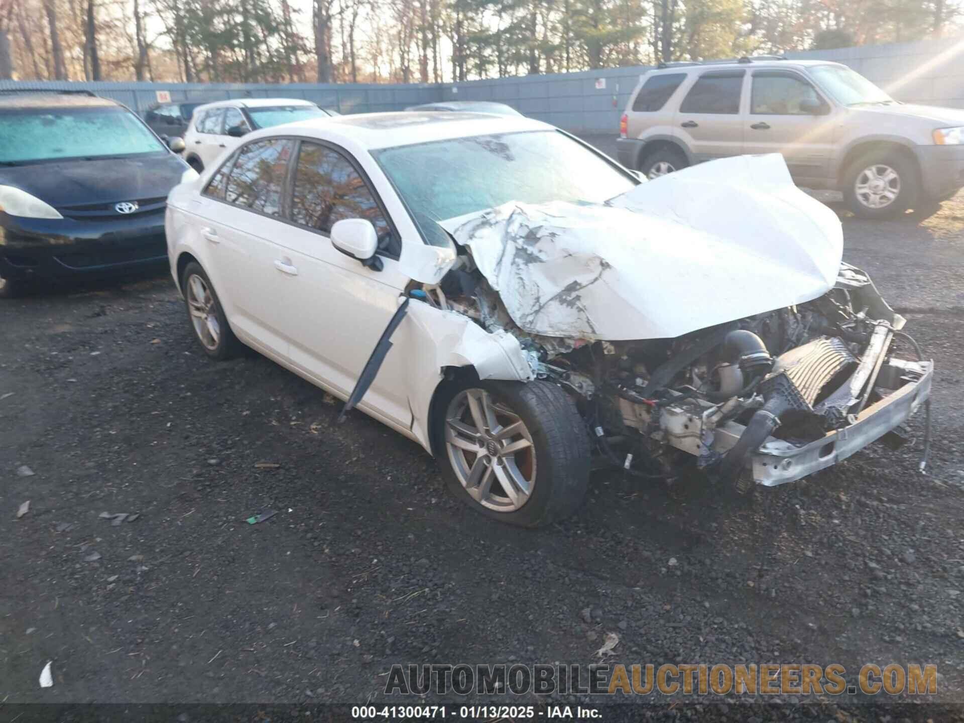 WAUANAF44HN045007 AUDI A4 2017