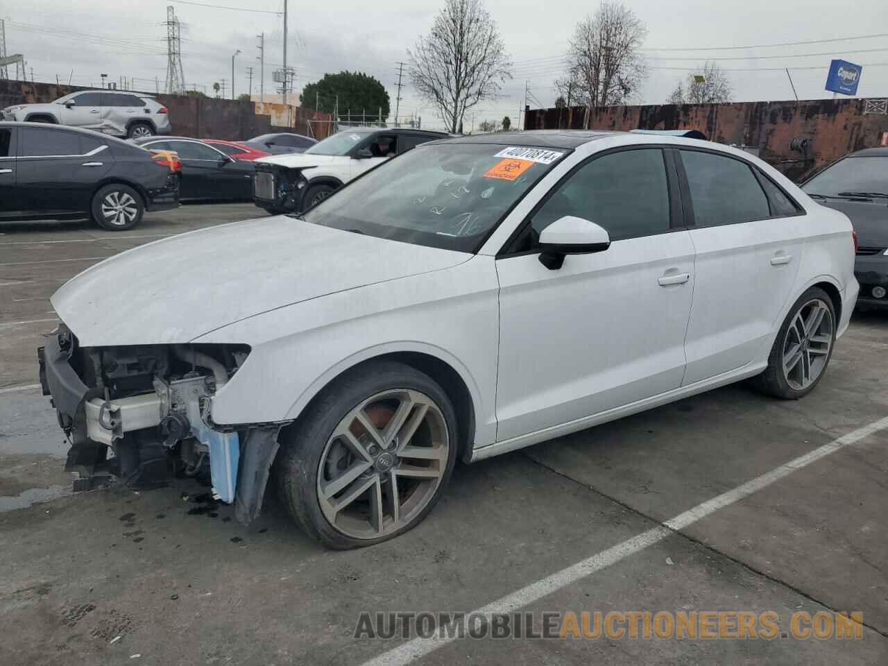 WAUAUGFF0H1027196 AUDI A3 2017