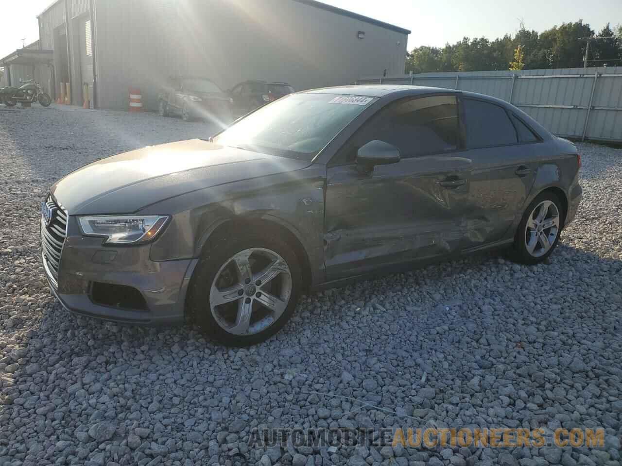 WAUAUGFF0H1047531 AUDI A3 2017