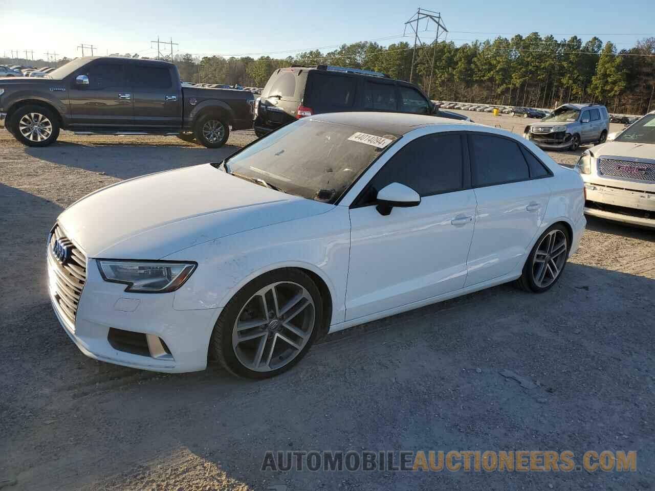 WAUAUGFF2H1041360 AUDI A3 2017