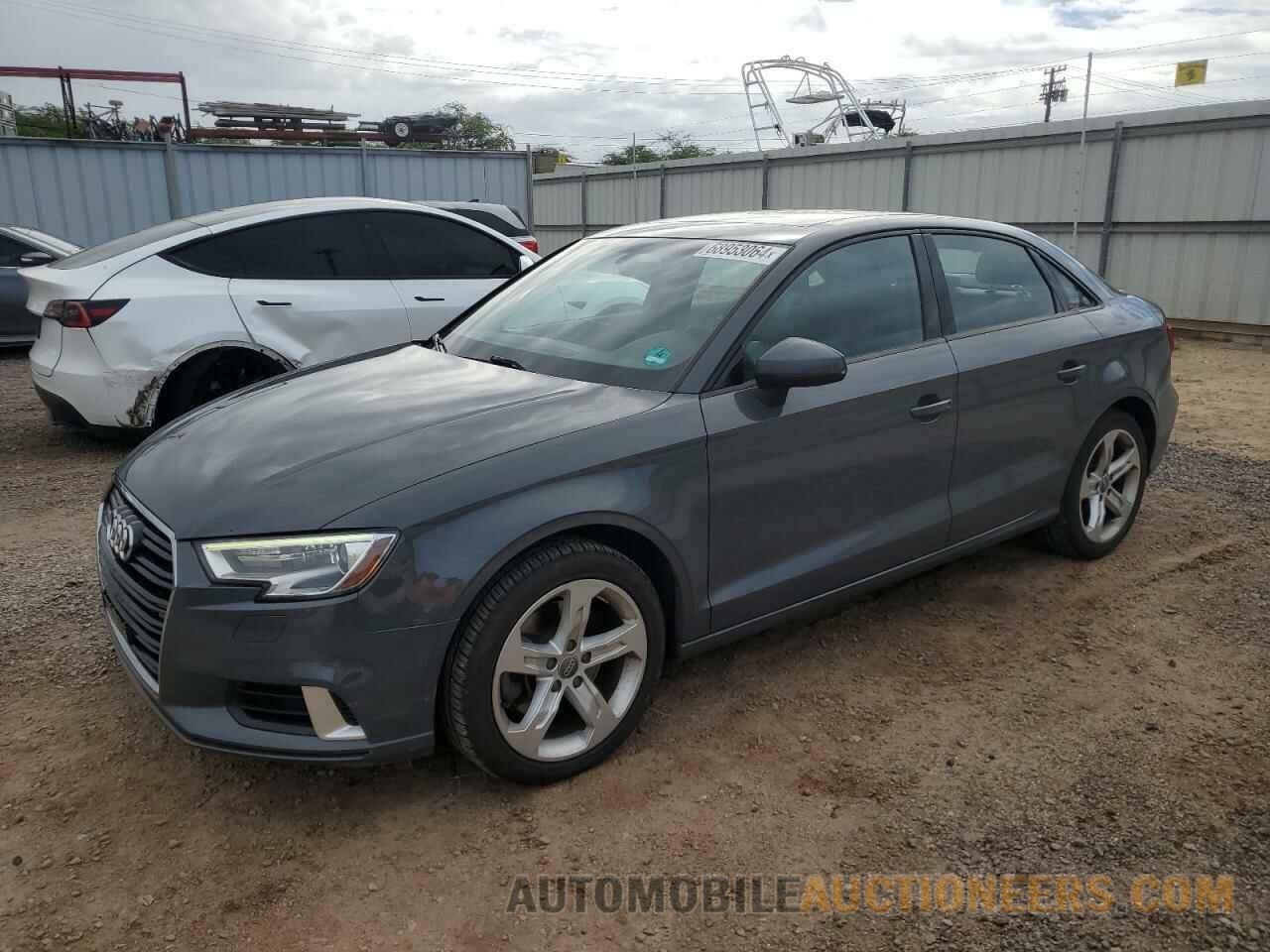 WAUAUGFF4H1055275 AUDI A3 2017