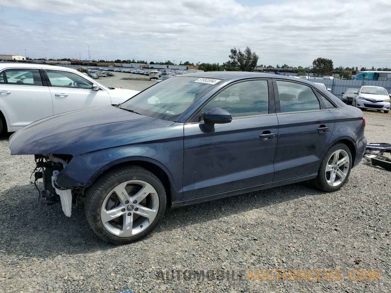 WAUAUGFF4H1077406 AUDI A3 2017