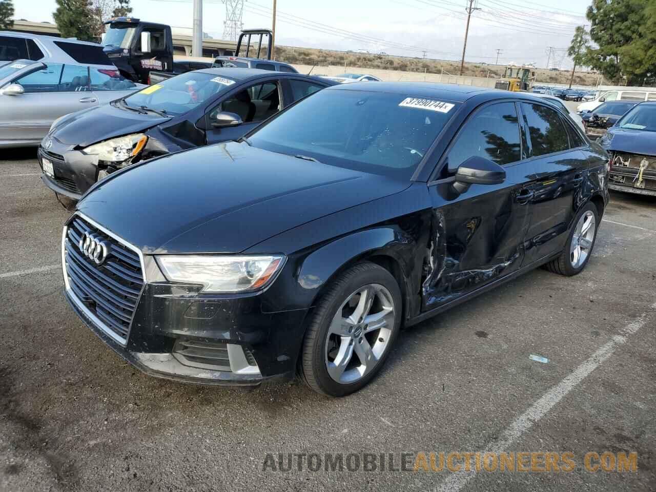 WAUAUGFF5H1054572 AUDI A3 2017