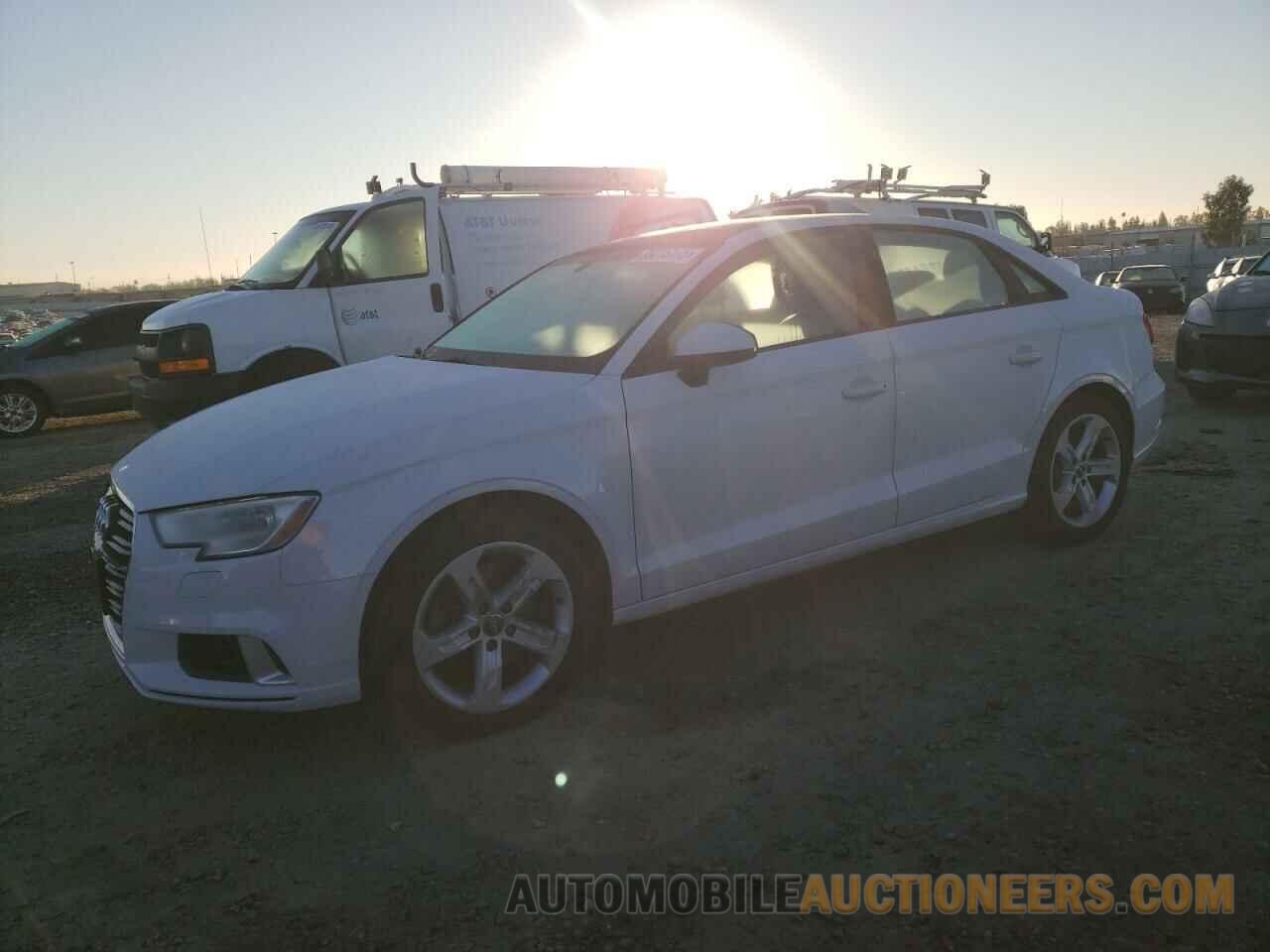 WAUAUGFF6H1034377 AUDI A3 2017