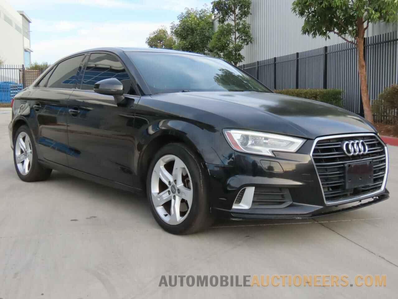 WAUAUGFF6H1044889 AUDI A3 2017