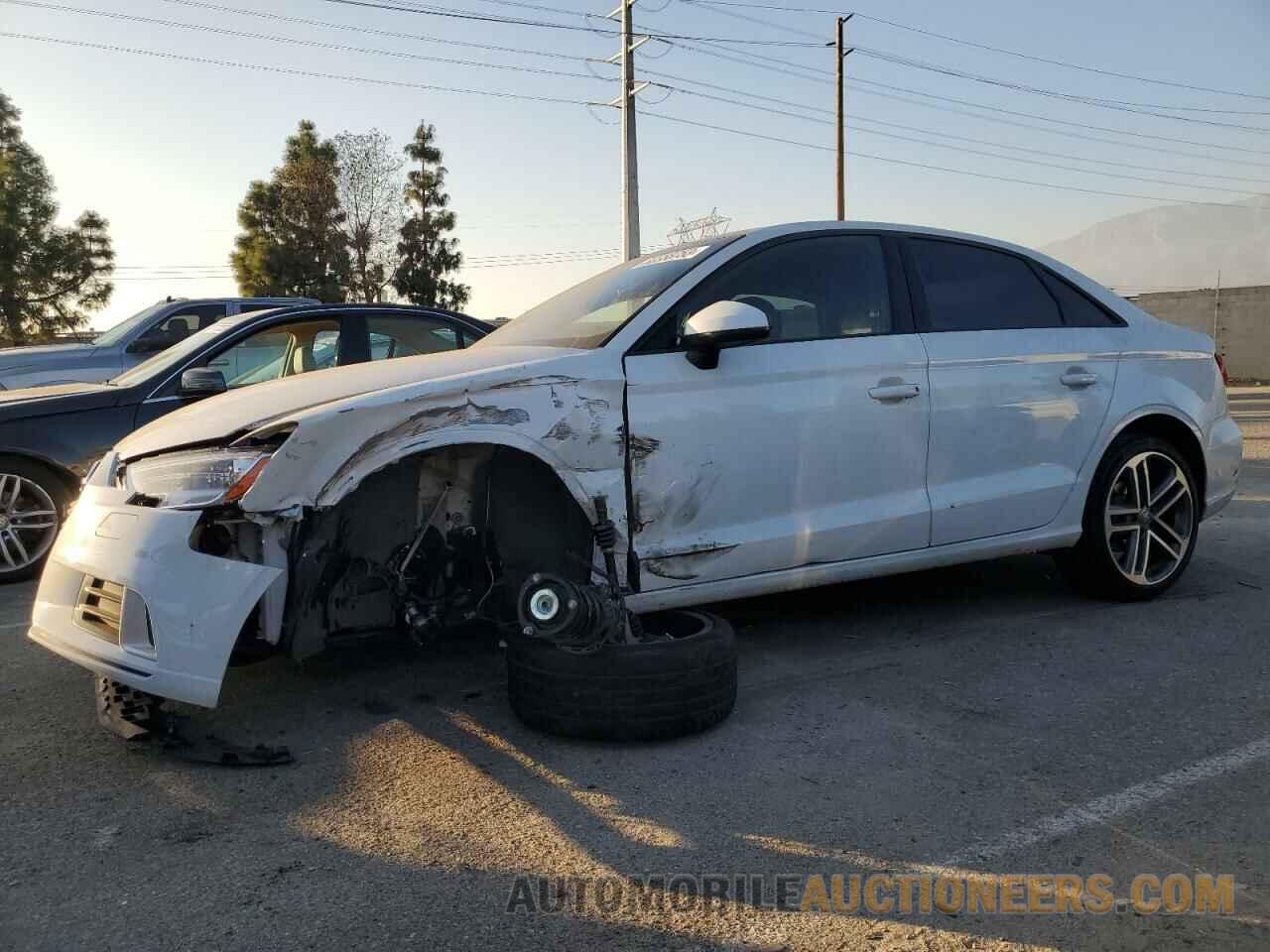 WAUAUGFF6J1042212 AUDI A3 2018