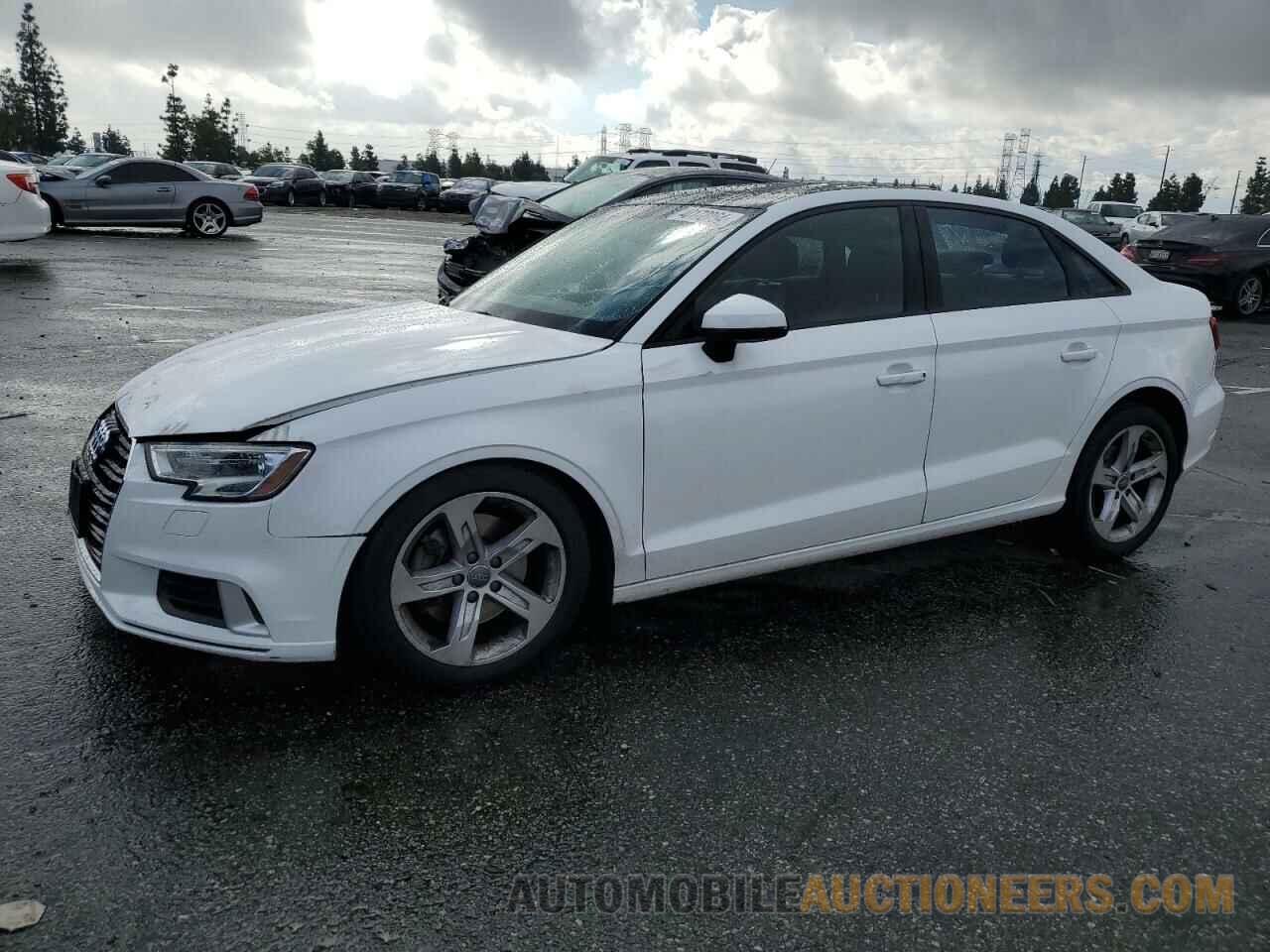 WAUAUGFF7H1036641 AUDI A3 2017