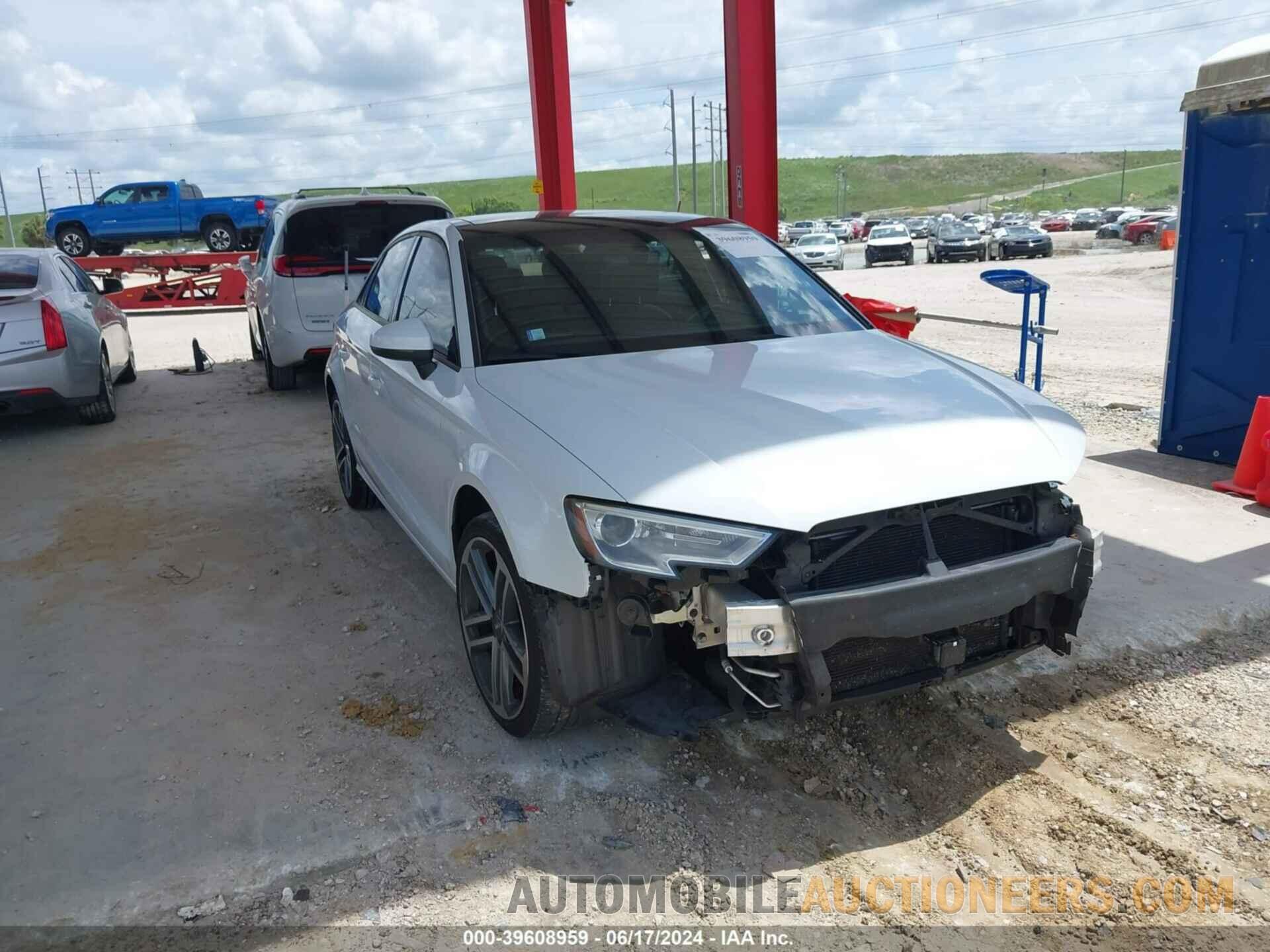 WAUAUGFF7H1039684 AUDI A3 2017