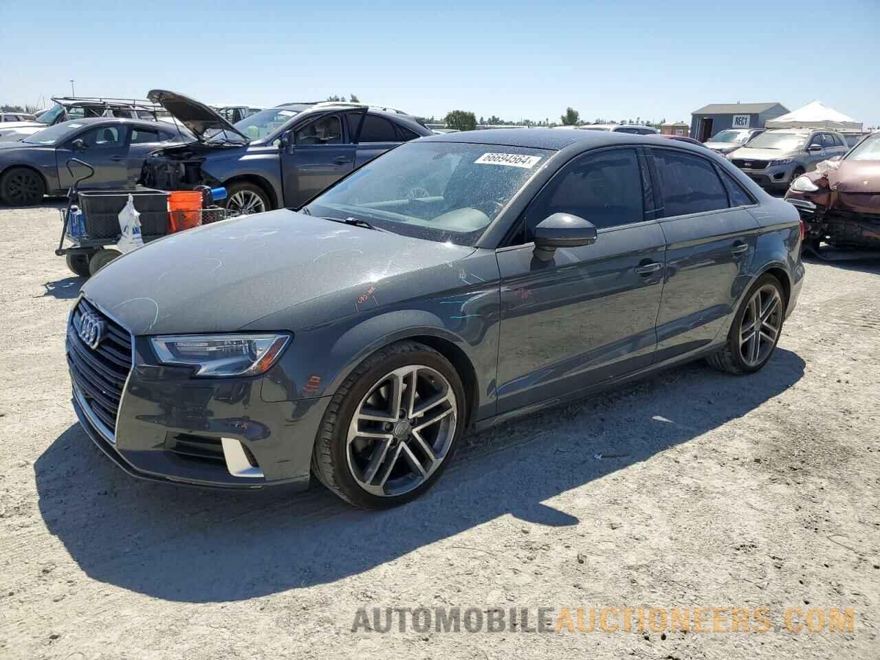 WAUAUGFF8H1033523 AUDI A3 2017