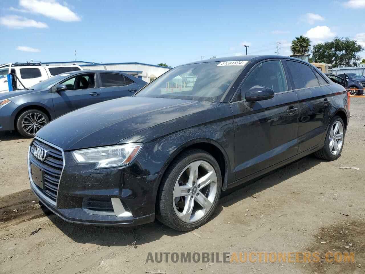 WAUAUGFF8H1054078 AUDI A3 2017