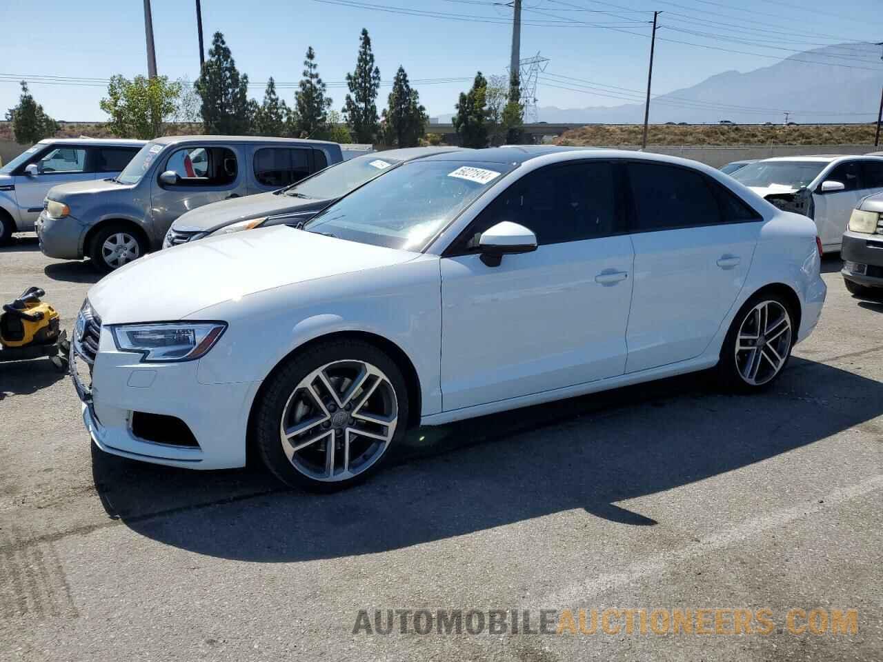 WAUAUGFF8H1055568 AUDI A3 2017