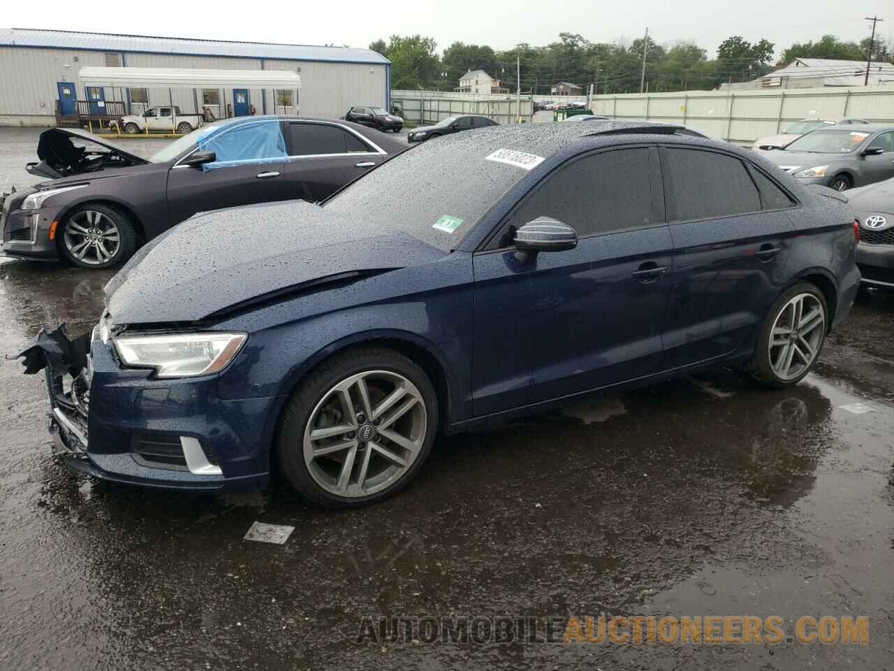 WAUAUGFF9H1067129 AUDI A3 2017