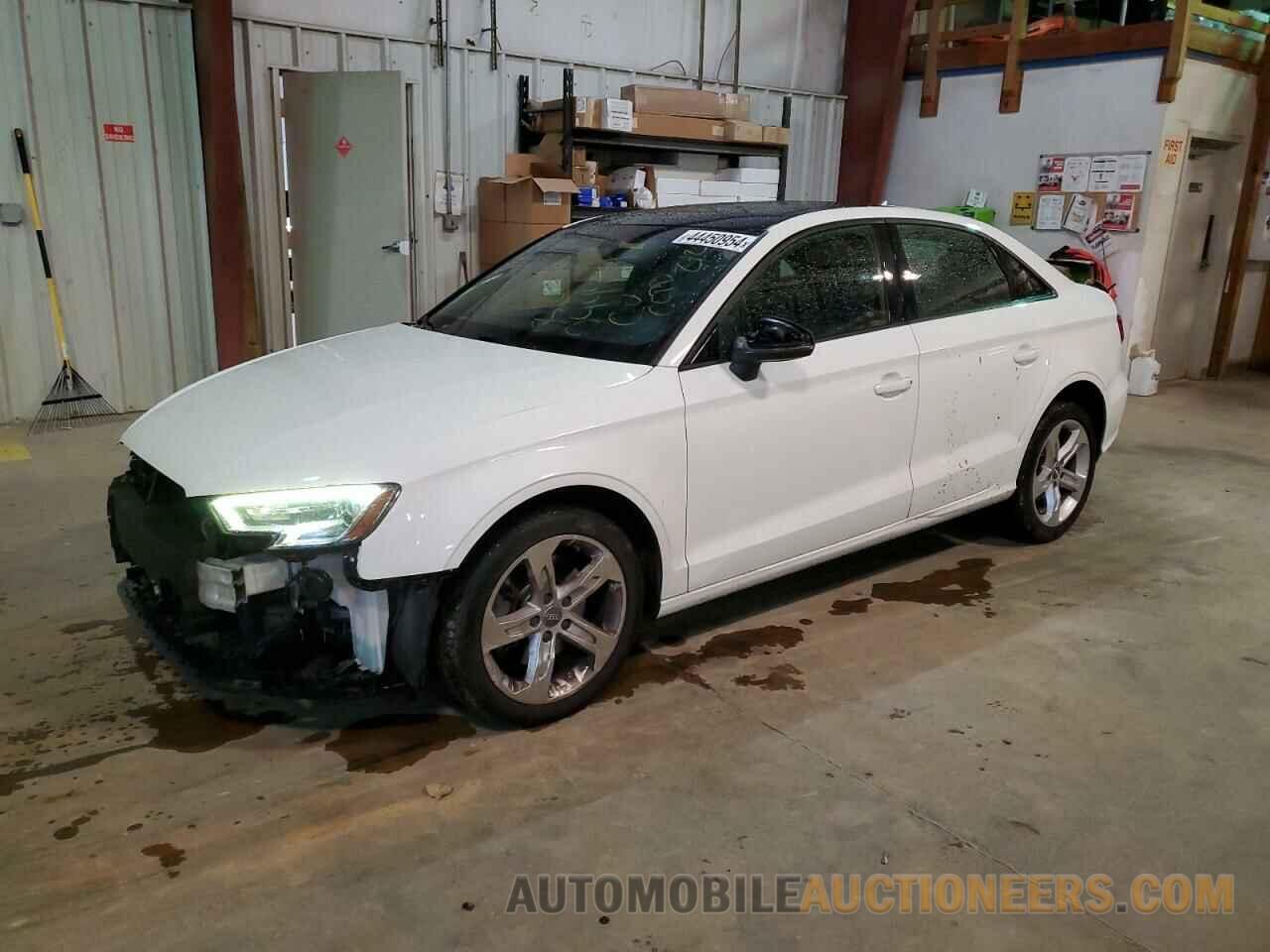 WAUAUGFF9J1044424 AUDI A3 2018