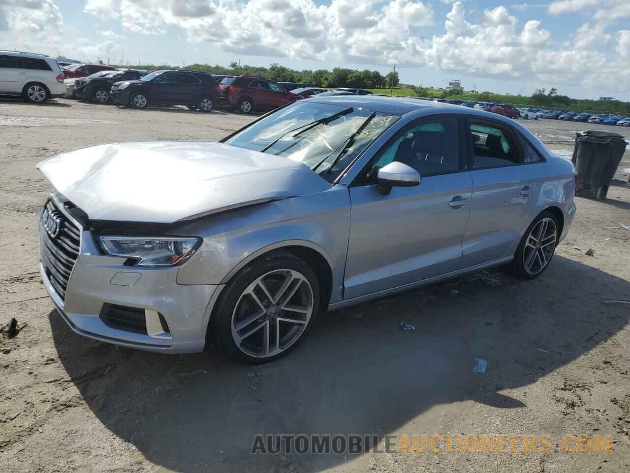 WAUAUGFF9J1086334 AUDI A3 2018