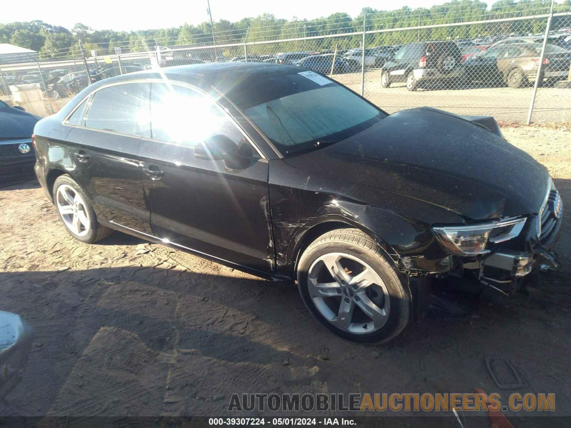 WAUAUHFF9J1067966 AUDI A3 2018