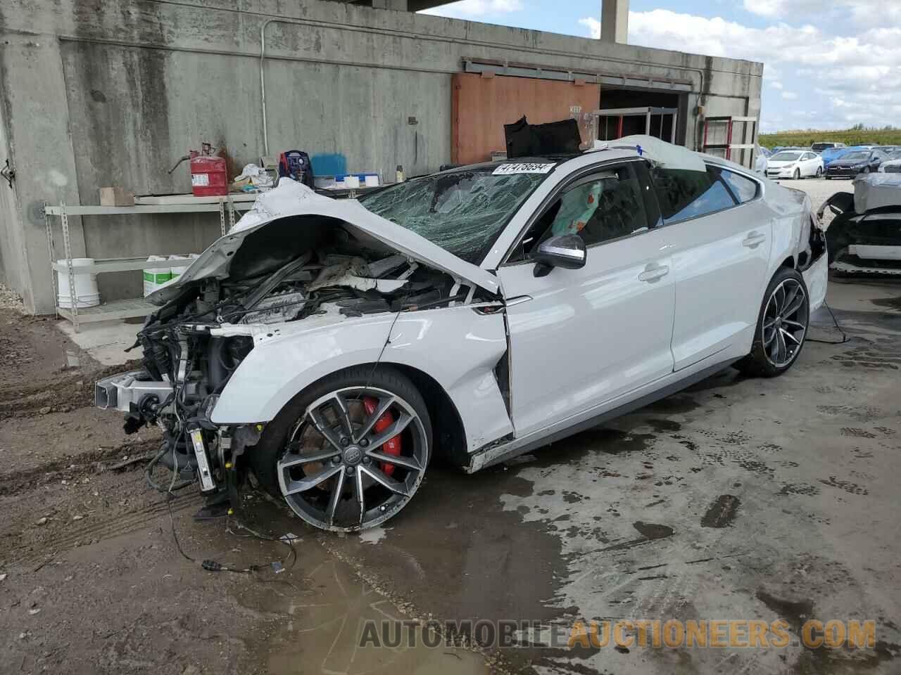 WAUB4CF52KA072944 AUDI S5-RS5 2019