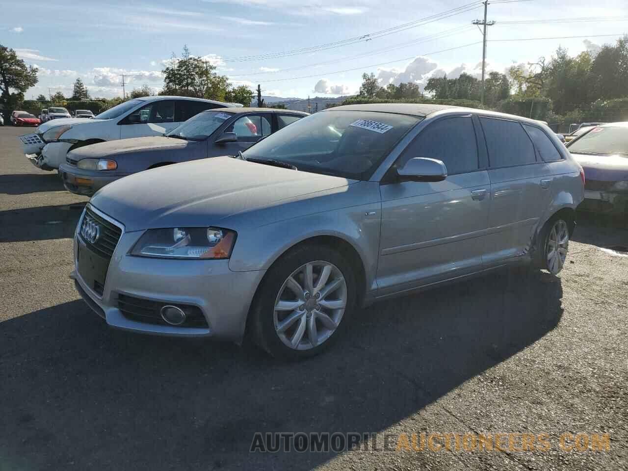 WAUBEAFM7BA037728 AUDI A3 2011