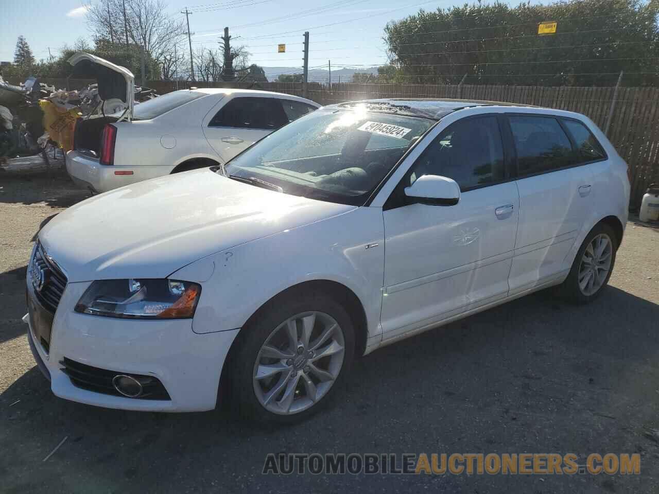 WAUBEAFM9CA084003 AUDI A3 2012