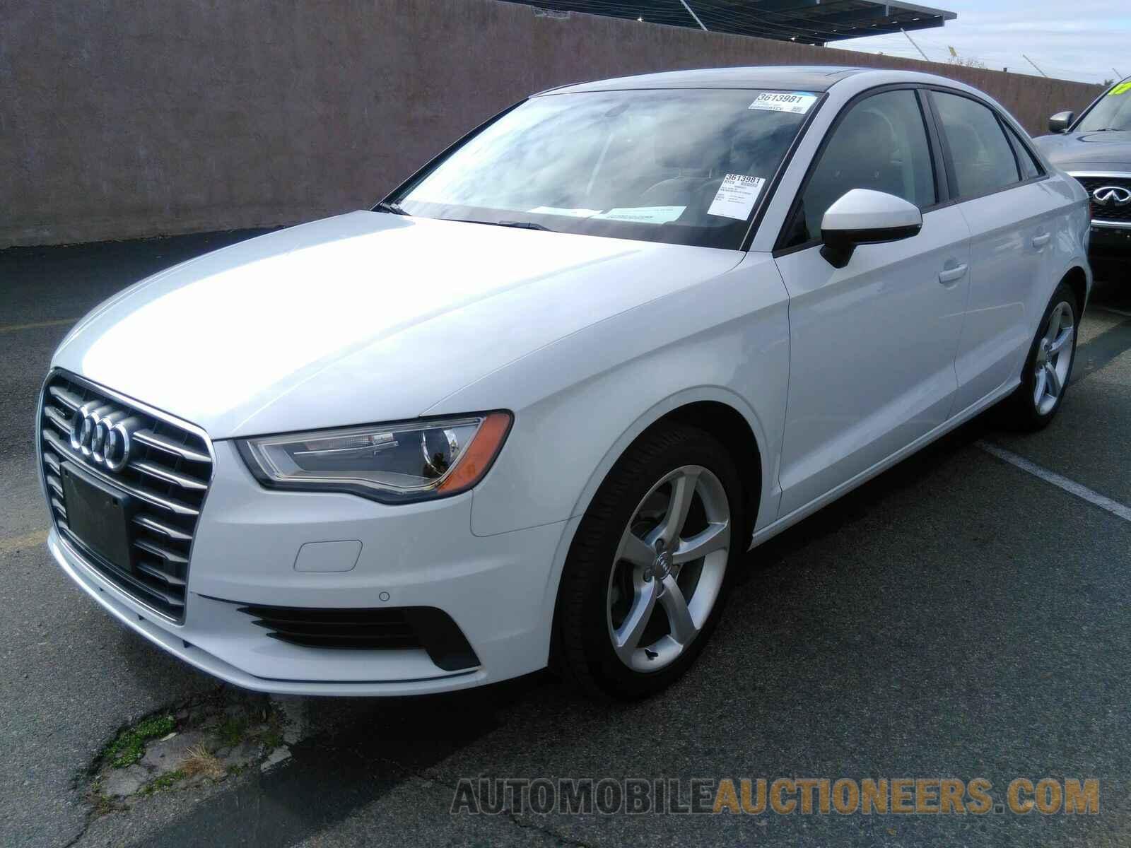 WAUBFGFF7F1126707 Audi A3 2015