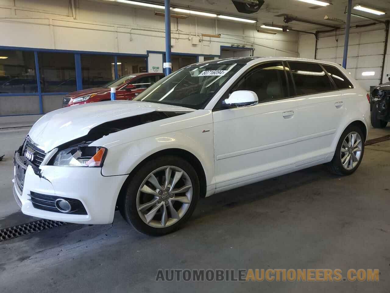 WAUBJAFM0DA022938 AUDI A3 2013