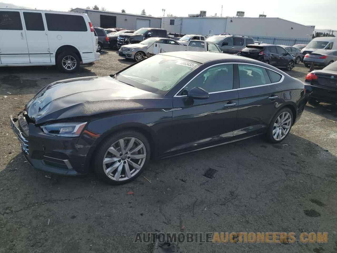 WAUBNCF57JA008829 AUDI A5 2018