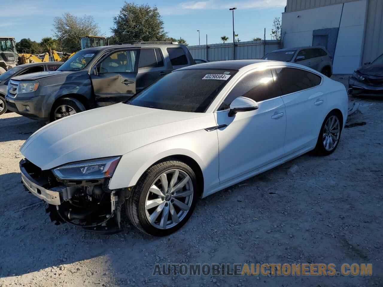 WAUBNCF57JA059652 AUDI A5 2018