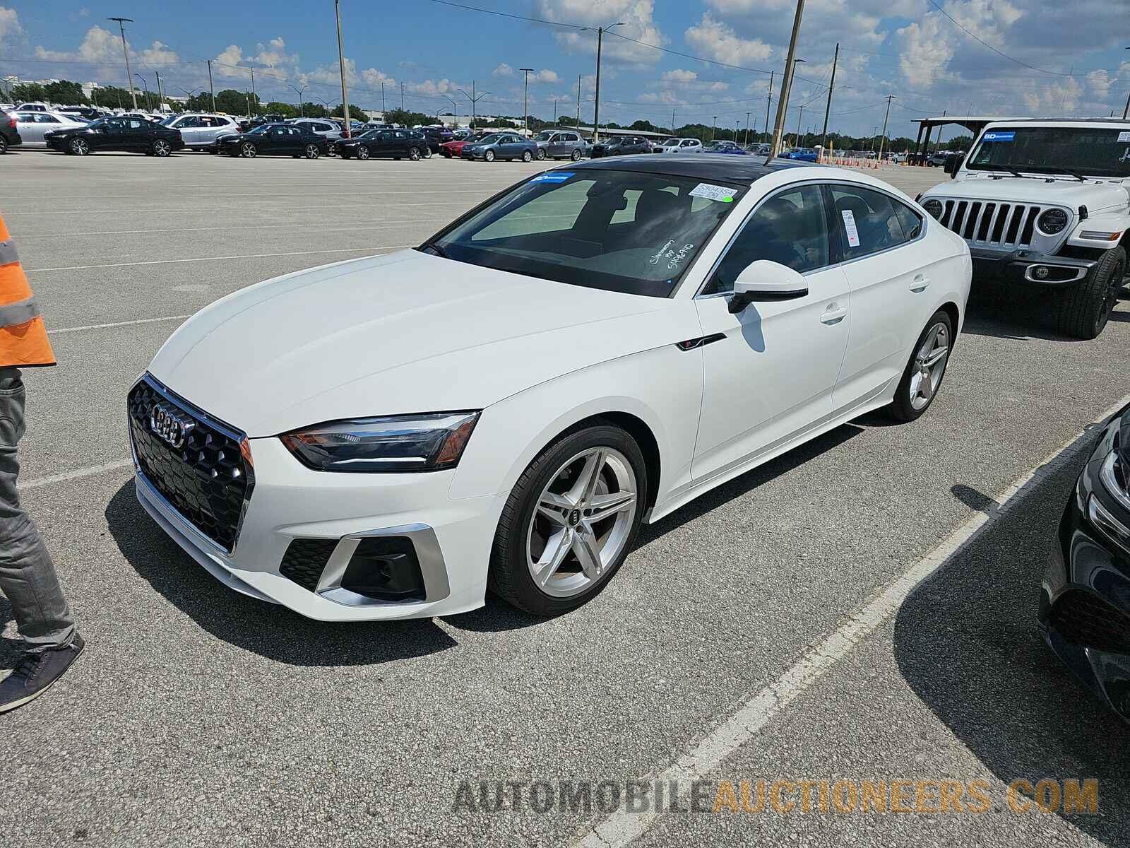 WAUDACF53MA039133 Audi A5 Sportback 2021