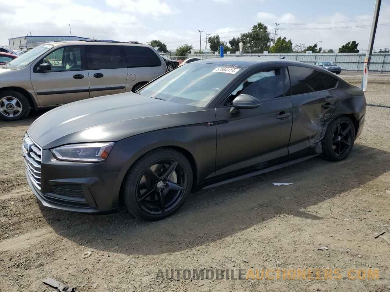 WAUDNCF50KA090803 AUDI A5 2019