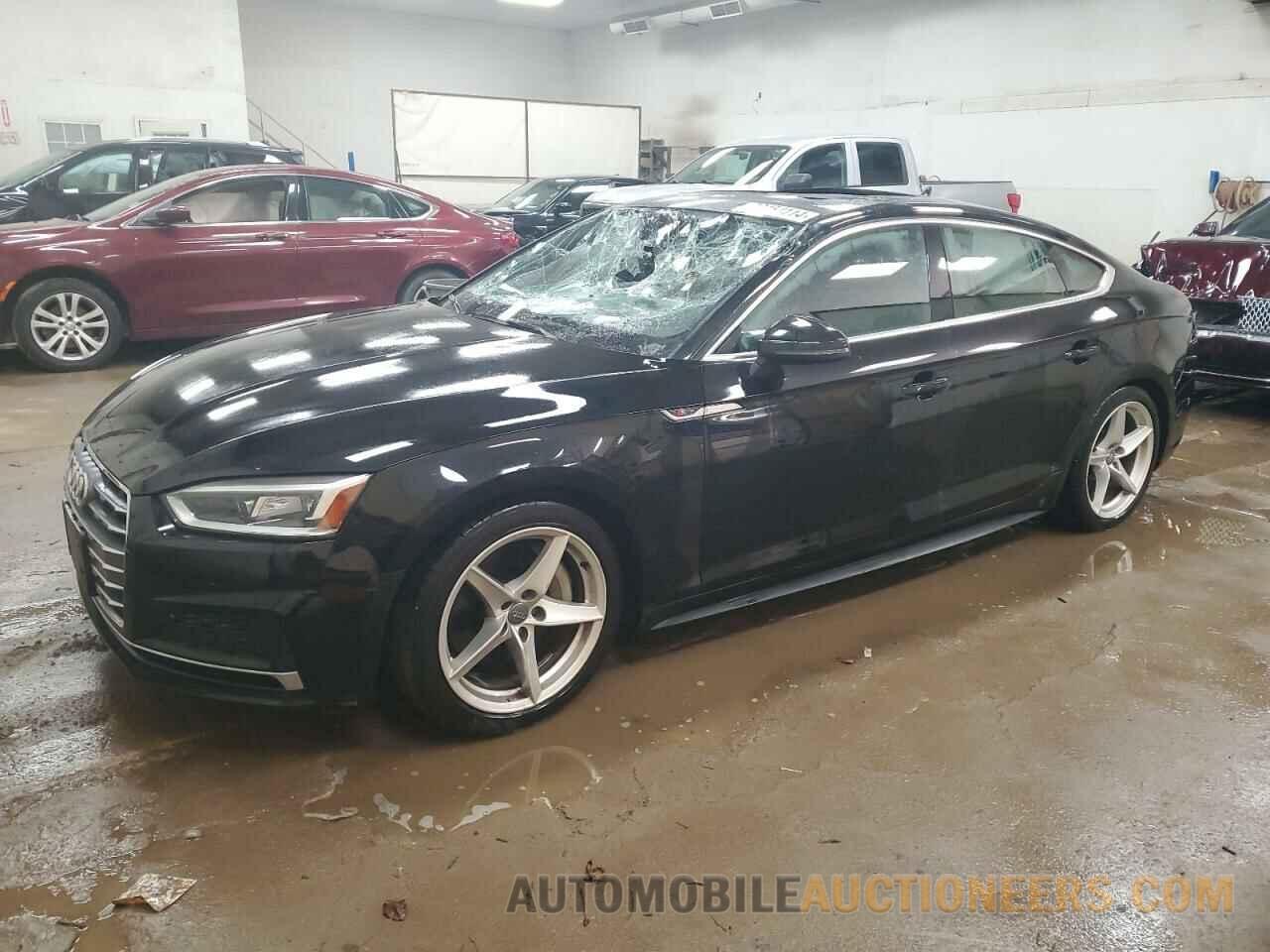 WAUDNCF52KA016816 AUDI A5 2019