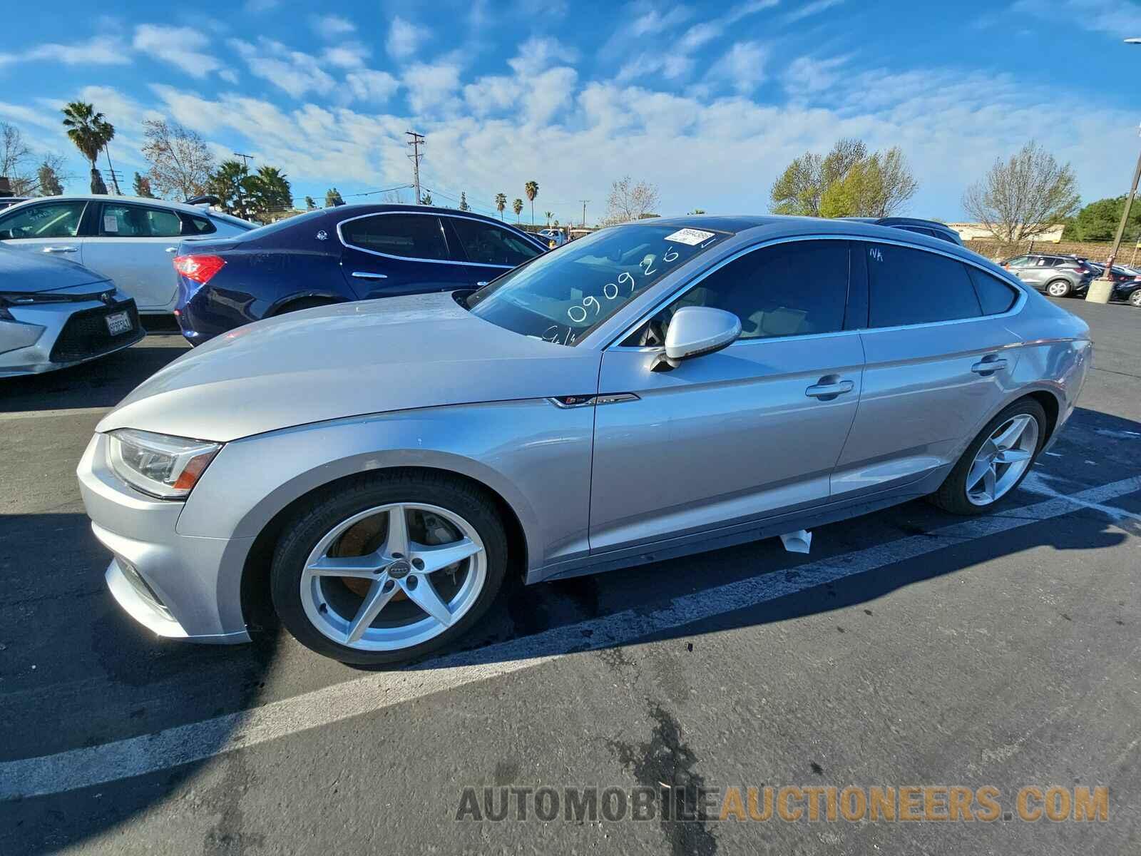 WAUDNCF55KA090926 Audi A5 Sportback 2019