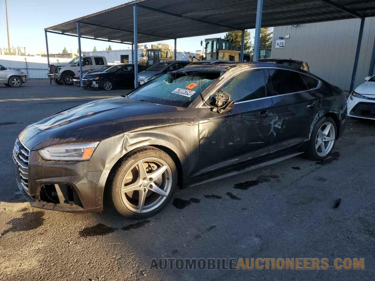 WAUDNCF56JA053690 AUDI A5 2018