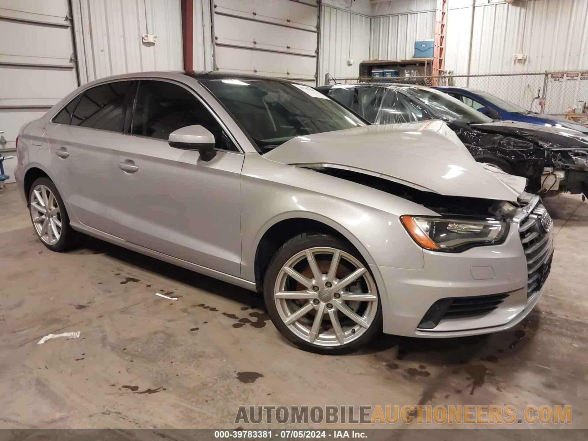 WAUEFGFFXF1133518 AUDI A3 2015