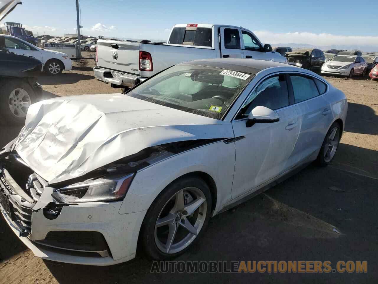 WAUENCF5XKA005261 AUDI A5 2019