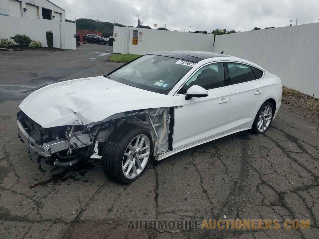 WAUFACF52RA068381 AUDI A5 2018