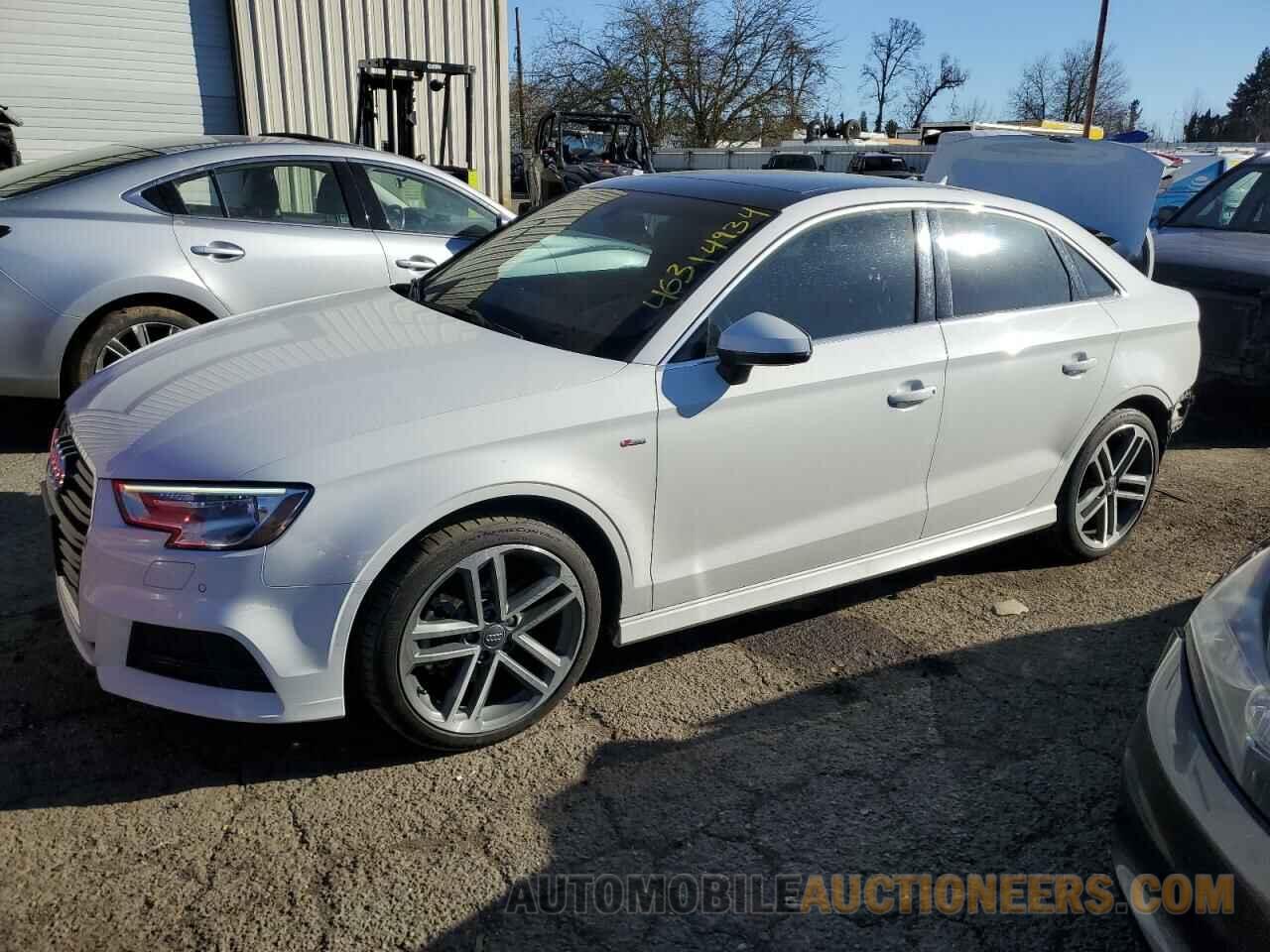 WAUJ8GFF3J1052636 AUDI A3 2018