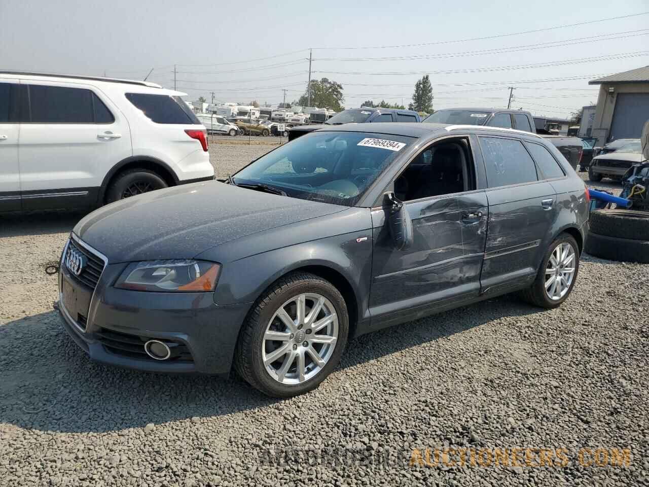 WAUKEAFM8DA028331 AUDI A3 2013