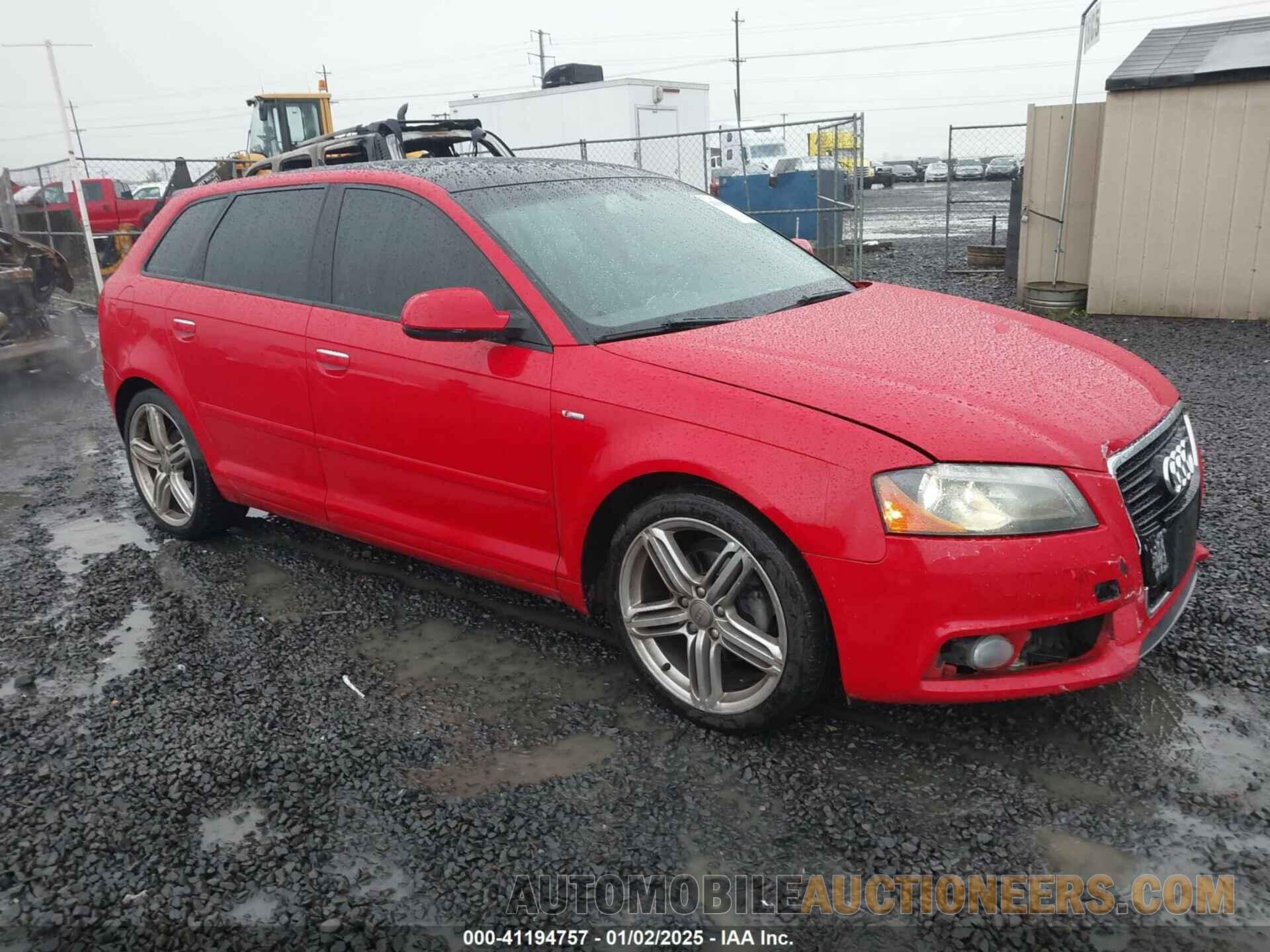 WAUKJAFM1BA010861 AUDI A3 2011