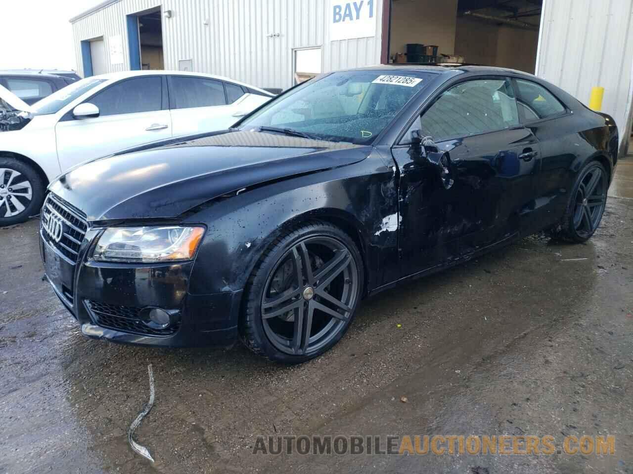 WAULFAFR0BA084970 AUDI A5 2011