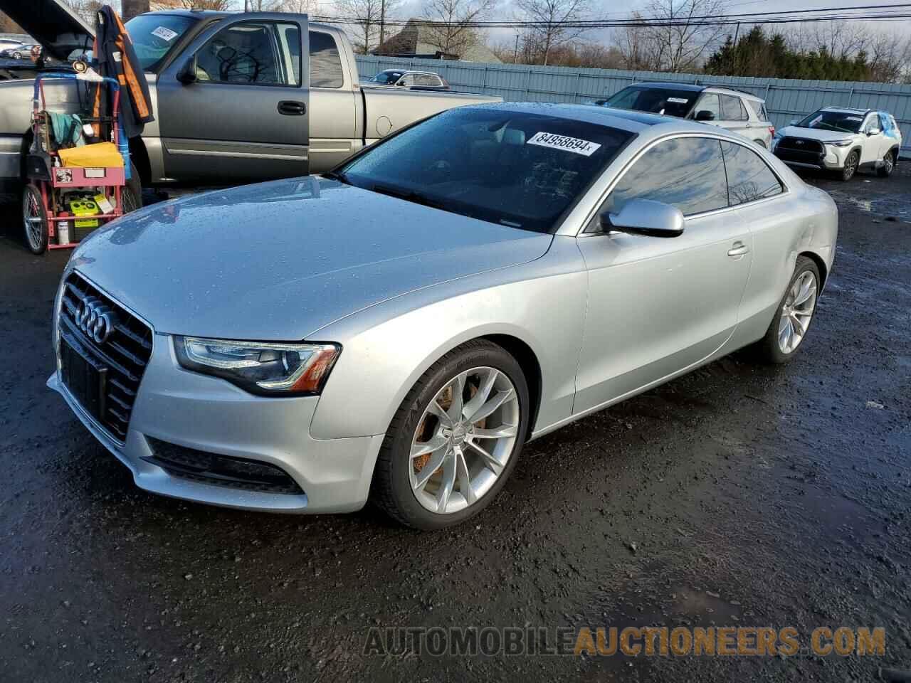 WAULFAFR1DA001601 AUDI A5 2013