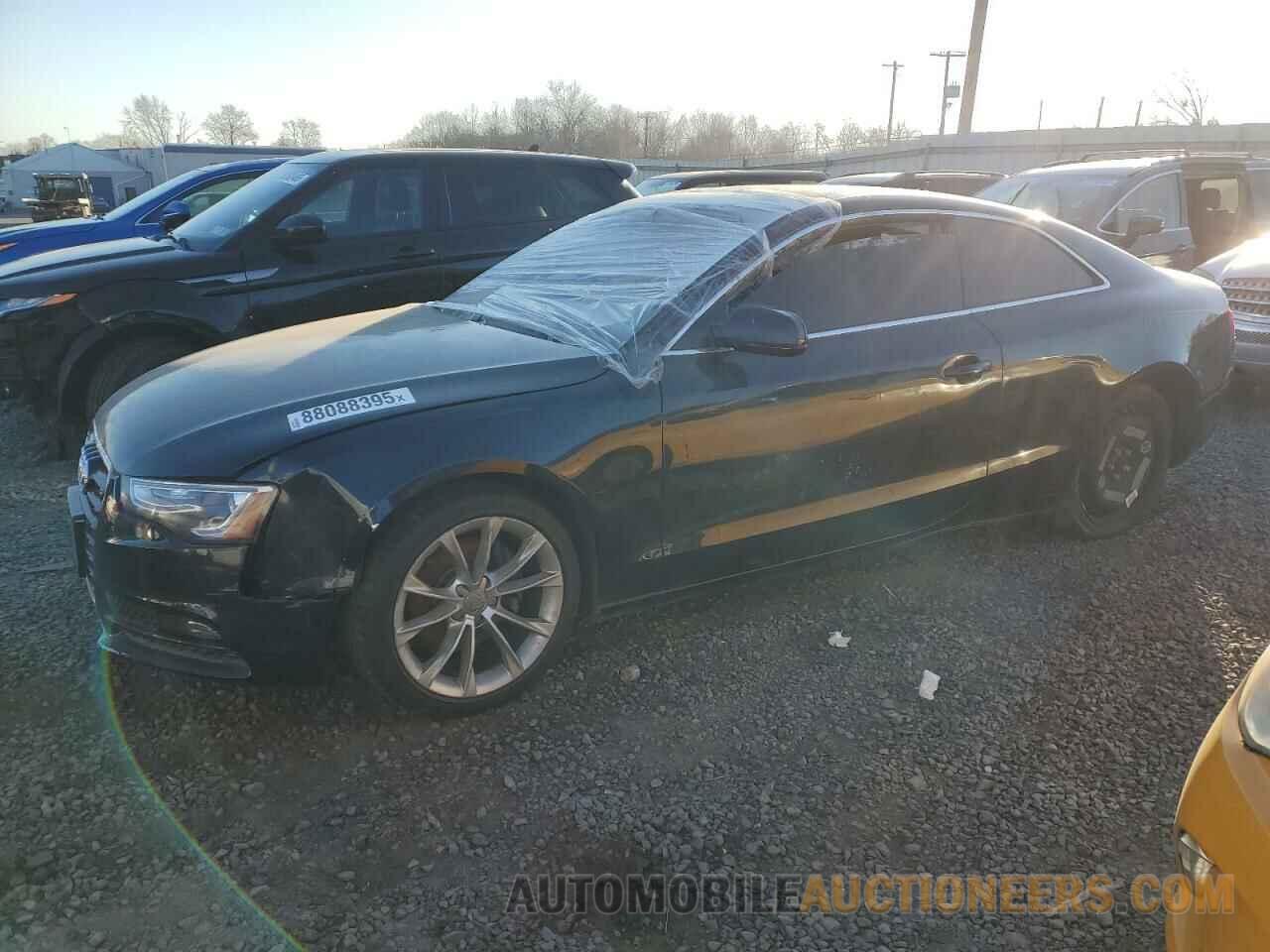 WAULFAFR3DA000773 AUDI A5 2013