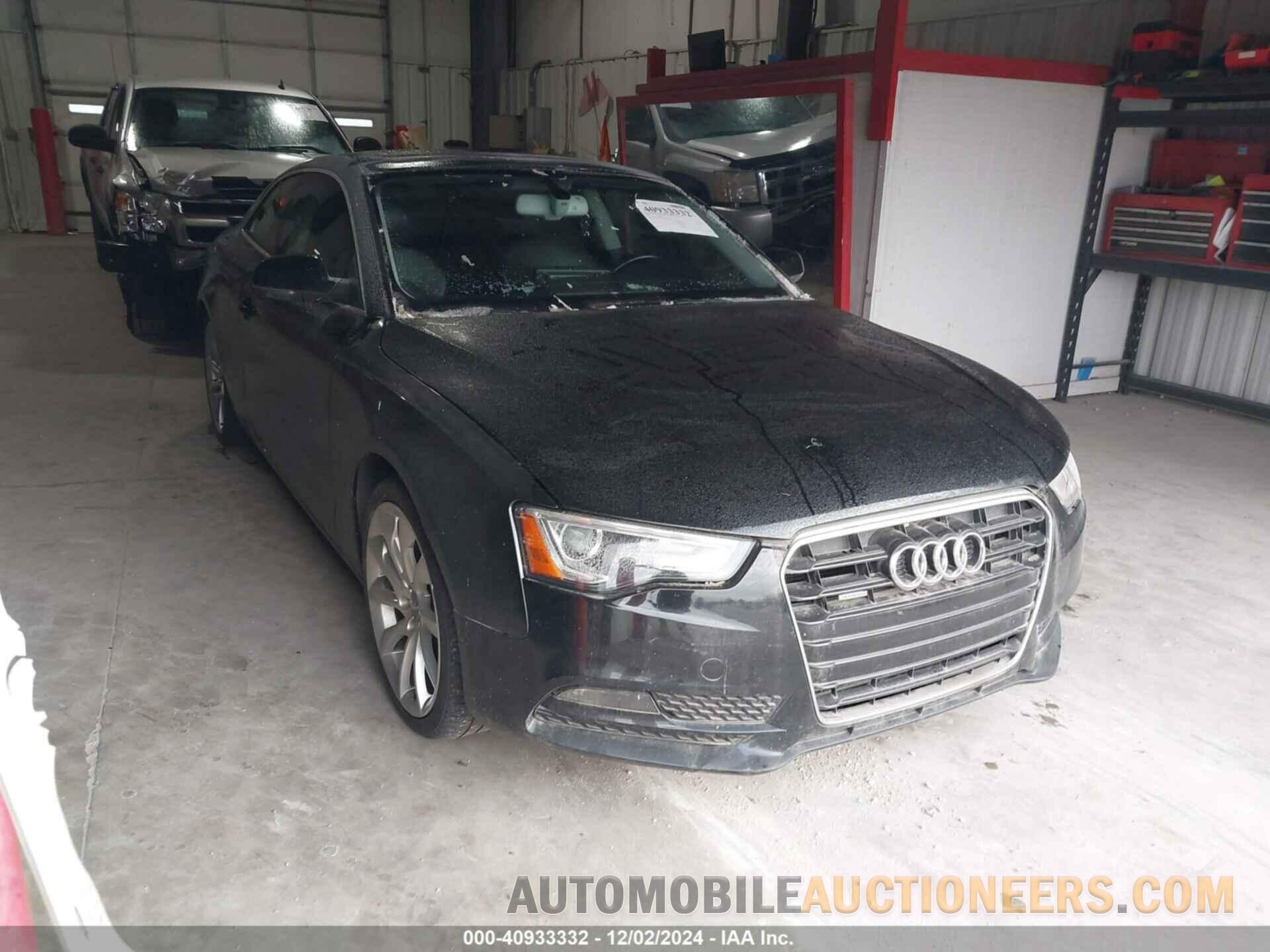 WAULFAFR7DA025496 AUDI A5 2013