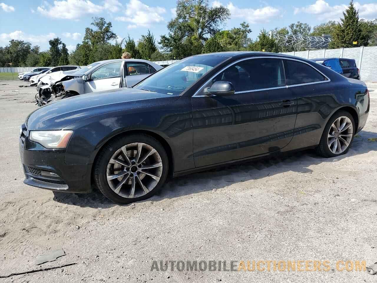 WAURFAFR3DA008608 AUDI A5 2013