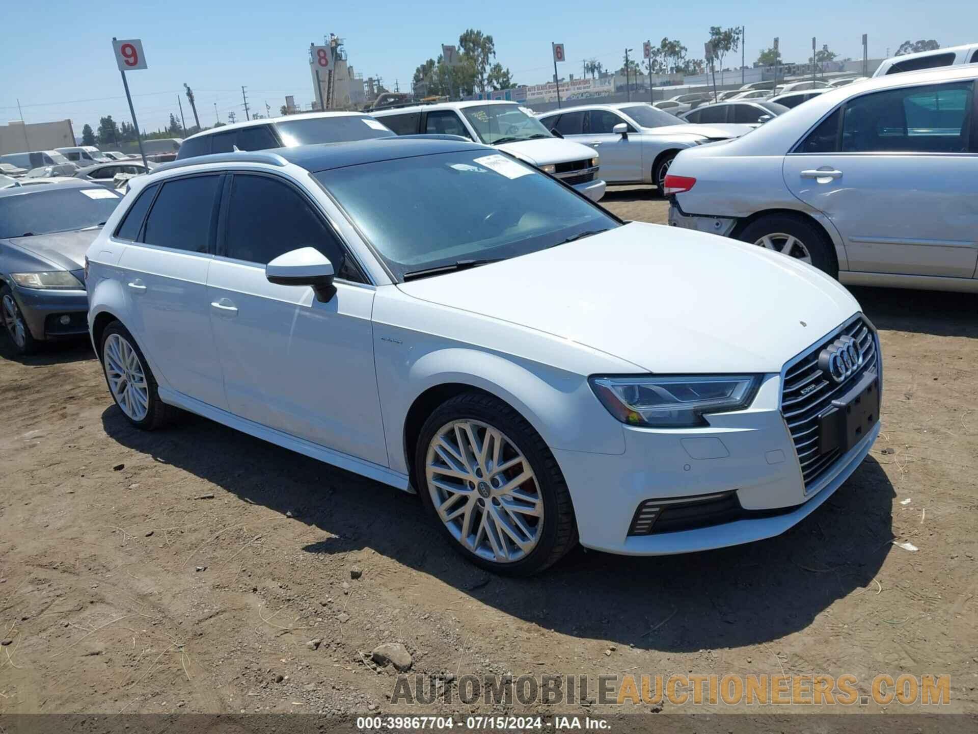 WAUTPBFF0JA056285 AUDI A3 E-TRON 2018