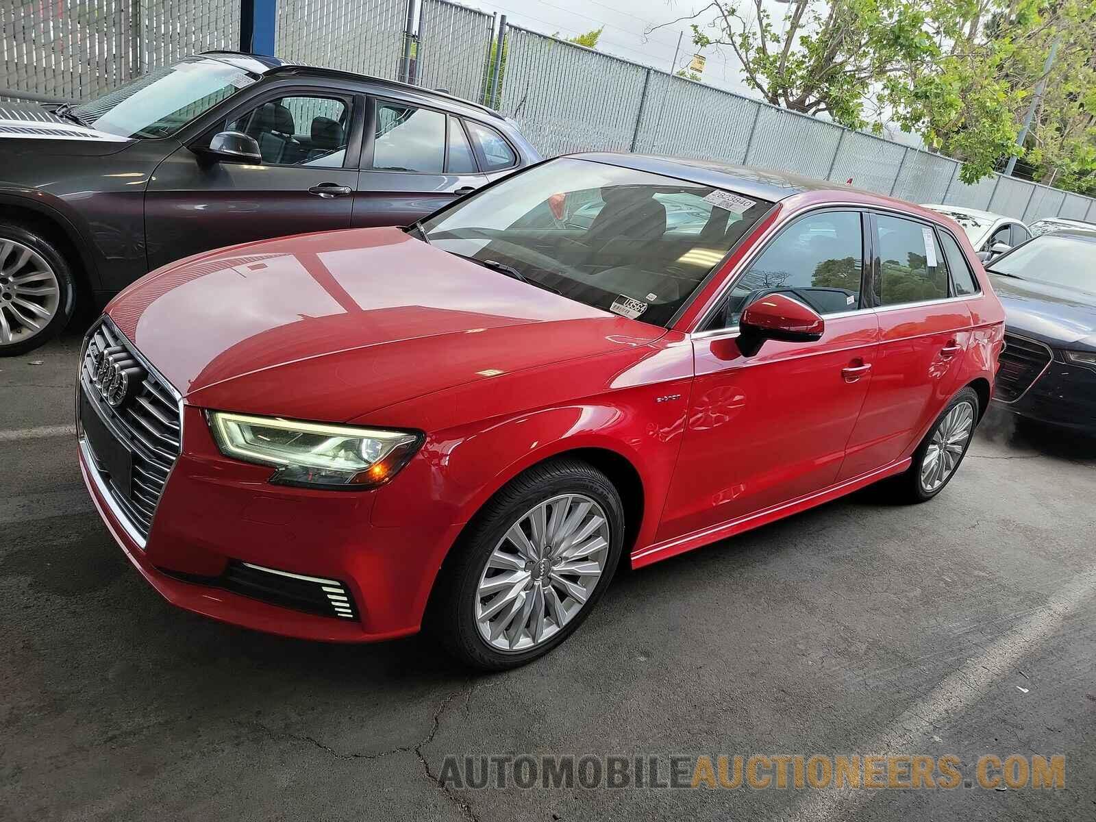 WAUTPBFF1JA078926 Audi A3 Sportback e-tron 2018