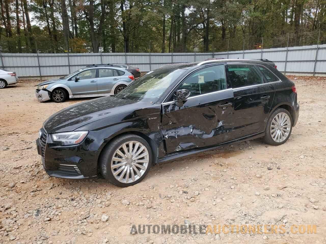 WAUTPBFF4HA129037 AUDI A3 2017