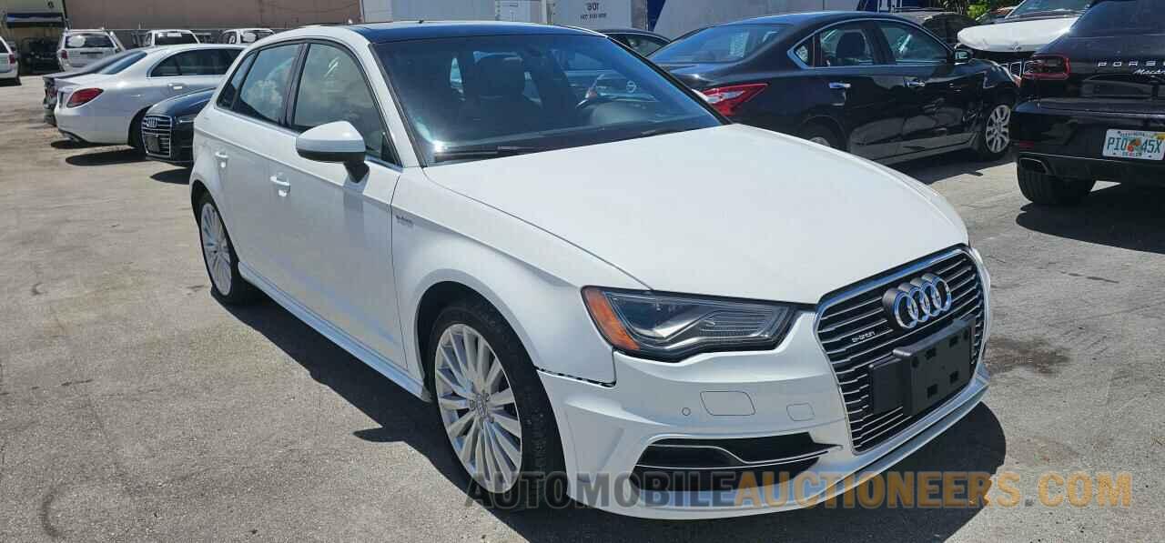 WAUTPBFF7GA090118 AUDI A3 2016