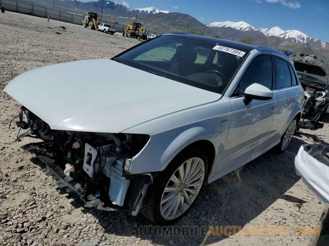 WAUTPBFF8HA147945 AUDI A3 2017