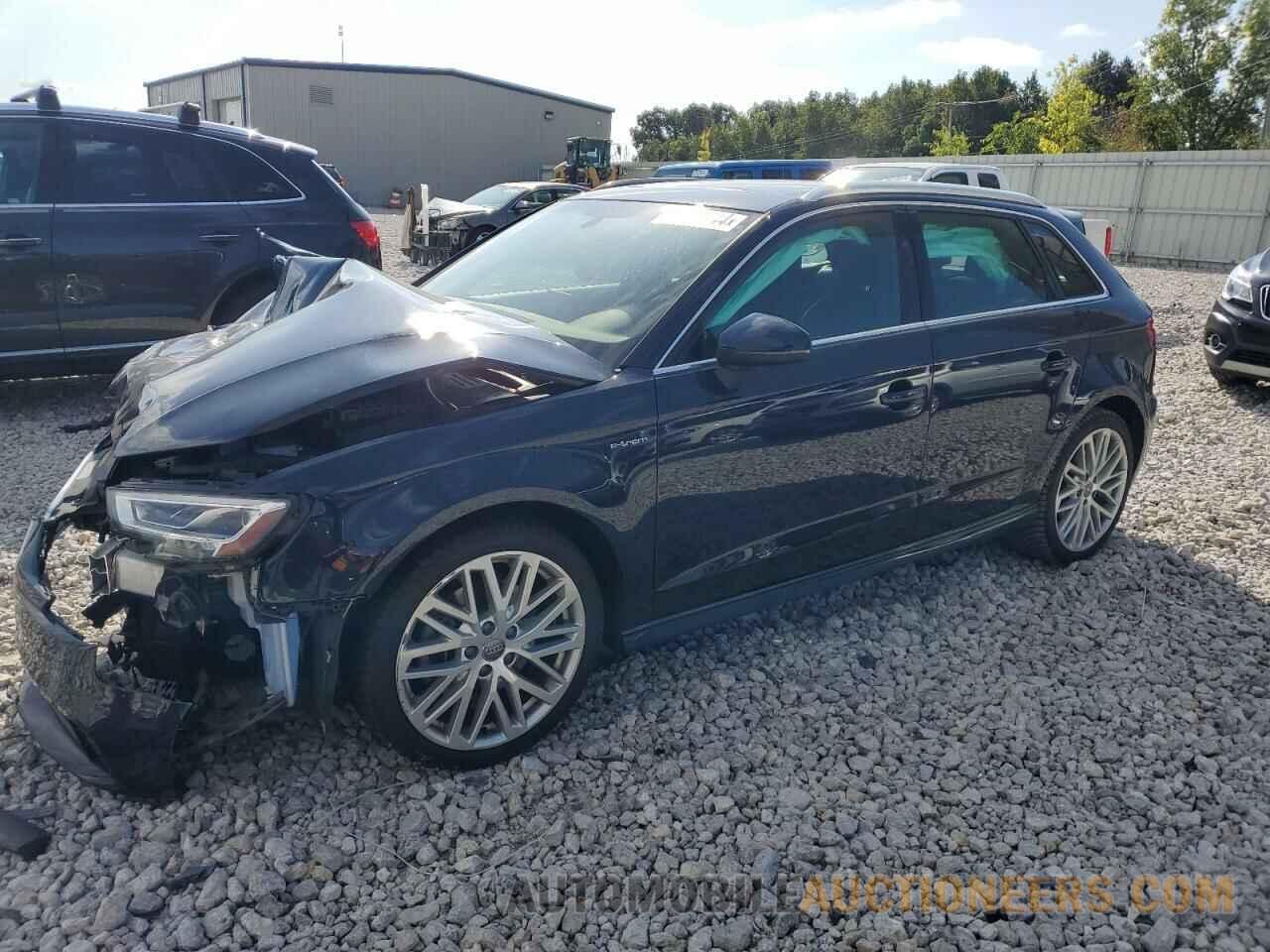 WAUTPBFF8JA154836 AUDI A3 2018