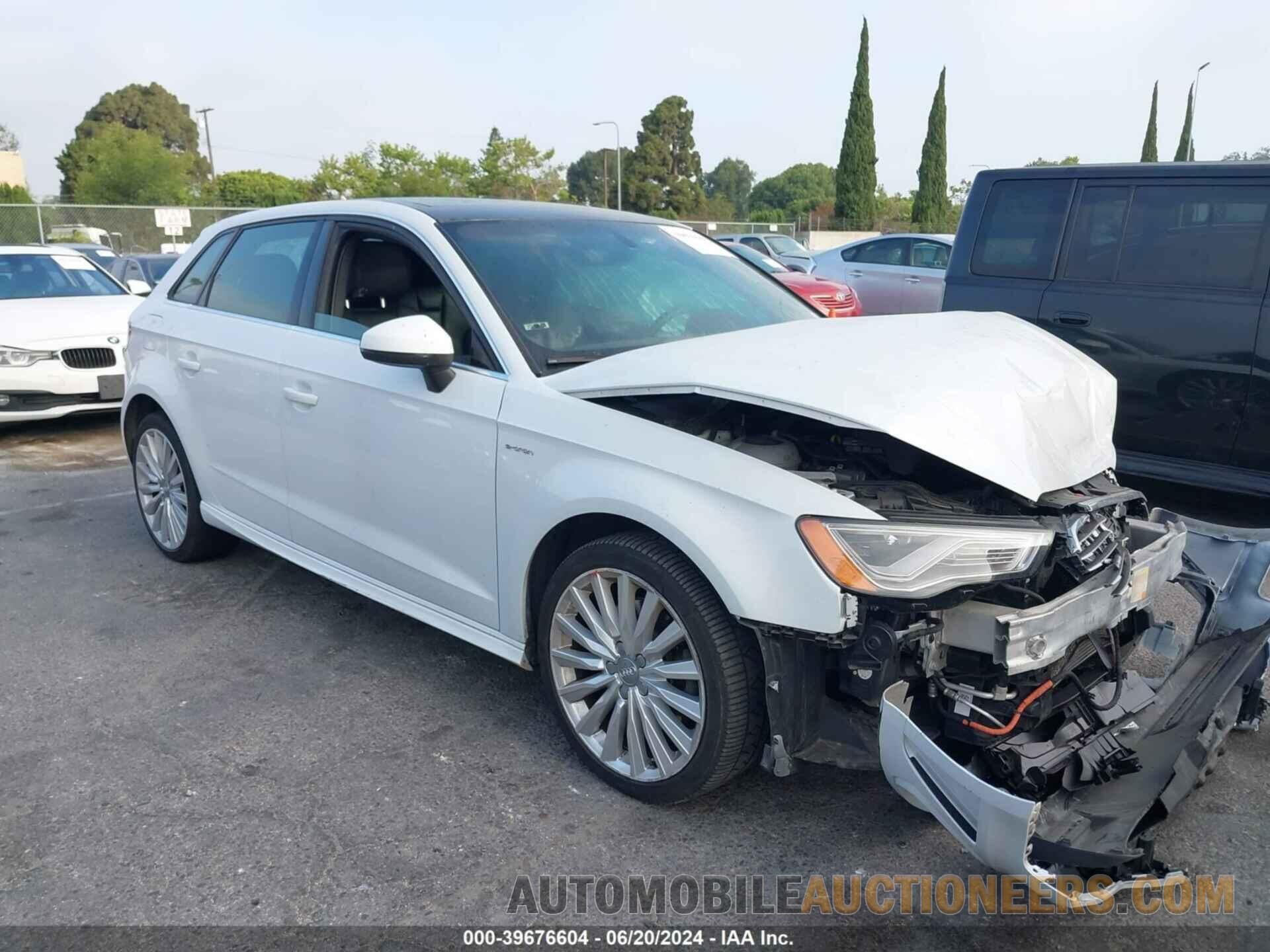 WAUTPBFFXGA036358 AUDI A3 E-TRON 2016