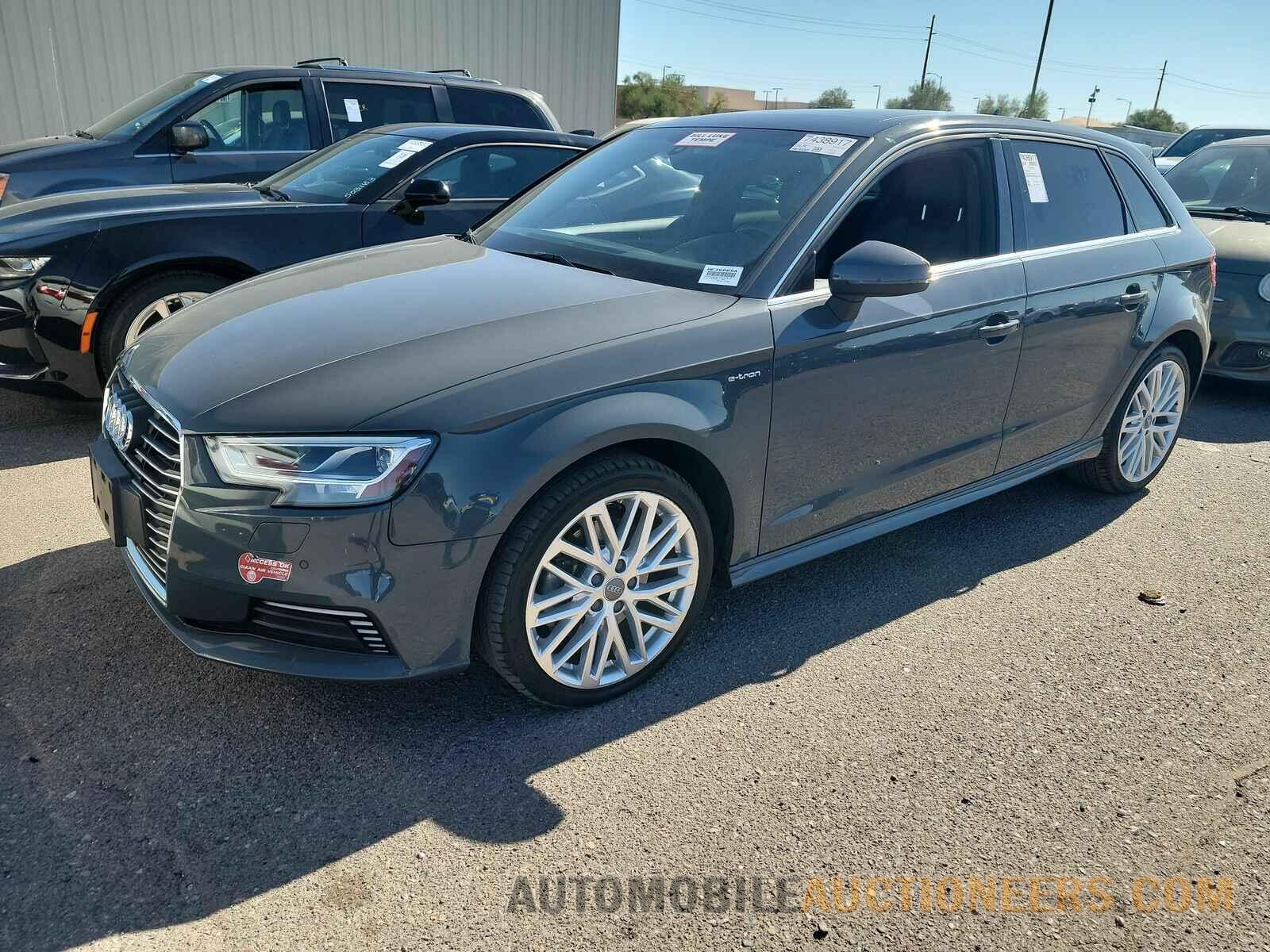 WAUTPBFFXJA058576 Audi A3 Sportback e-tron 2018